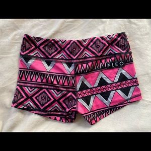 Fleo pink tribal print shorts M